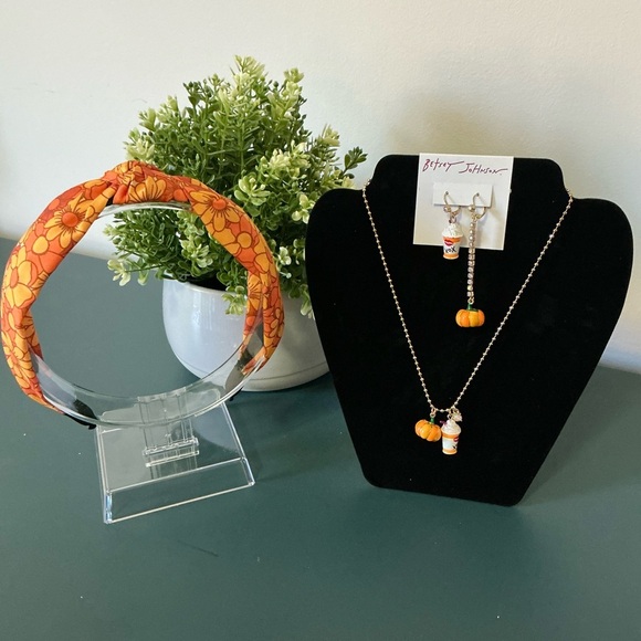 3pc Fall Bundle - Betsey Johnson Pumpkin Necklace Set & Earrings - Picture 1 of 5